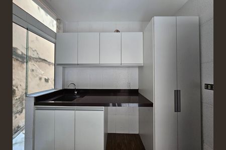 Casa para alugar com 100m², 3 quartos e 2 vagas Casa para alugar com 100m², 3 quartos e 2 vagasÁrea de Serviço