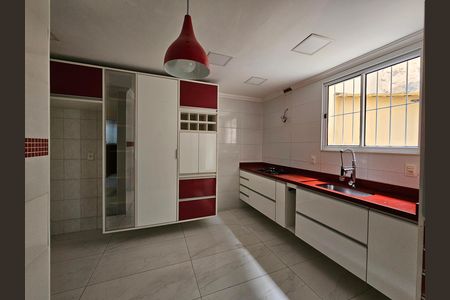 Casa para alugar com 100m², 3 quartos e 2 vagas Casa para alugar com 100m², 3 quartos e 2 vagasCozinha
