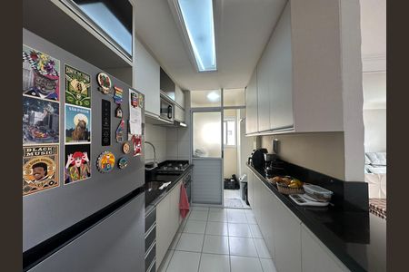 Cozinha de apartamento para alugar com 3 quartos, 67m² em Jardim Tupanci, Barueri