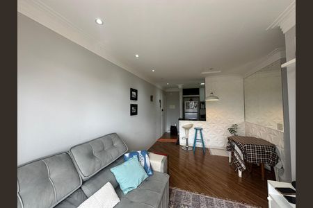 Sala de apartamento para alugar com 3 quartos, 67m² em Jardim Tupanci, Barueri