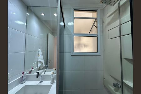 Banheiro Social de apartamento para alugar com 3 quartos, 67m² em Jardim Tupanci, Barueri
