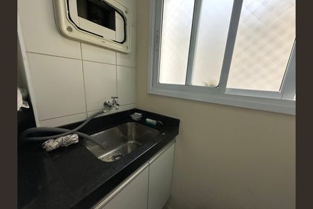Área de Serviço de apartamento para alugar com 3 quartos, 67m² em Jardim Tupanci, Barueri