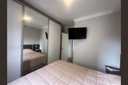 Suíte de apartamento para alugar com 3 quartos, 67m² em Jardim Tupanci, Barueri
