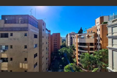 Apartamento à venda com 80m², 1 quarto e 2 vagas Apartamento à venda com 80m², 1 quarto e 2 vagasVista da Sala e Cozinha