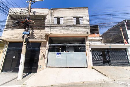 Casa à venda com 125m², 4 quartos e 2 vagasFachada + Placa