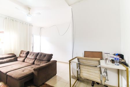 Casa à venda com 125m², 4 quartos e 2 vagasSala - Casa 3