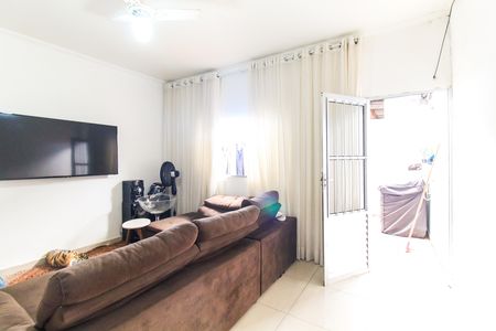 Casa à venda com 125m², 4 quartos e 2 vagasSala - Casa 3