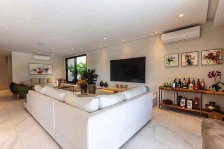 Casa de condomínio à venda com 573m², 4 quartos e 6 vagas Casa de condomínio à venda com 573m², 4 quartos e 6 vagasFoto 11