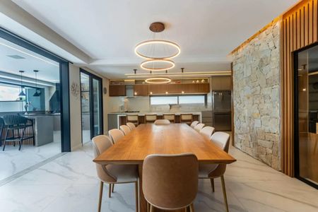 Casa de condomínio à venda com 573m², 4 quartos e 6 vagas Casa de condomínio à venda com 573m², 4 quartos e 6 vagasFoto 18