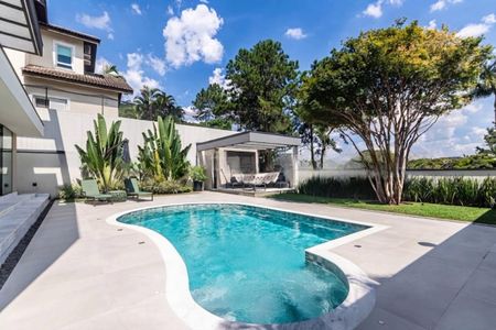 Casa de condomínio à venda com 573m², 4 quartos e 6 vagas Casa de condomínio à venda com 573m², 4 quartos e 6 vagasFoto 04