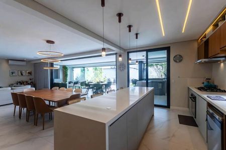 Casa de condomínio à venda com 573m², 4 quartos e 6 vagas Casa de condomínio à venda com 573m², 4 quartos e 6 vagasFoto 22
