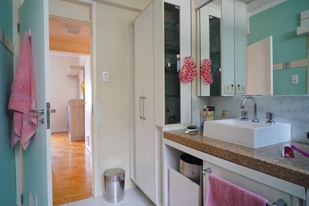 Apartamento à venda com 90m², 2 quartos e 1 vaga Apartamento à venda com 90m², 2 quartos e 1 vagaBanheiro