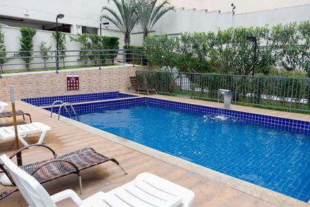 Apartamento à venda com 58m², 2 quartos e 1 vaga Apartamento à venda com 58m², 2 quartos e 1 vagaÁrea comum - Piscina