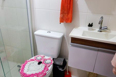 Apartamento à venda com 58m², 2 quartos e 1 vaga Apartamento à venda com 58m², 2 quartos e 1 vagaBanheiro da Suíte 2
