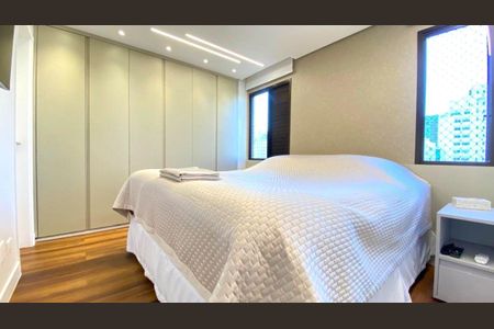 Apartamento à venda com 152m², 4 quartos e 3 vagas
