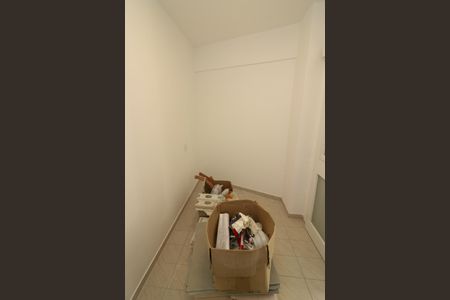 Apartamento à venda com 126m², 3 quartos e 2 vagas Apartamento à venda com 126m², 3 quartos e 2 vagasQuarto de Serviço