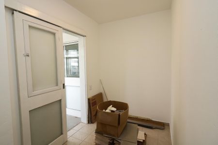 Apartamento à venda com 126m², 3 quartos e 2 vagas Apartamento à venda com 126m², 3 quartos e 2 vagasQuarto de Serviço