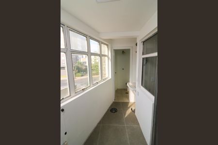 Apartamento à venda com 126m², 3 quartos e 2 vagas Apartamento à venda com 126m², 3 quartos e 2 vagasÁrea de Serviço