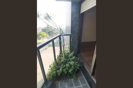 Sacada da Sala de apartamento à venda com 3 quartos, 126m² em Menino Deus, Porto Alegre
