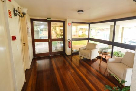 Apartamento à venda com 126m², 3 quartos e 2 vagas Apartamento à venda com 126m², 3 quartos e 2 vagasÁrea comum - Hall de entrada