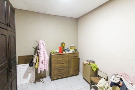 Casa à venda com 180m², 3 quartos e 10 vagas Casa à venda com 180m², 3 quartos e 10 vagasQuarto 2