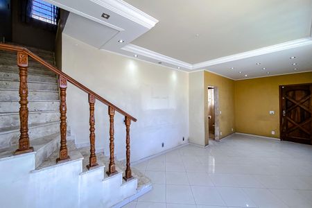 Sala de casa à venda com 3 quartos, 220m² em Vila Invernada, São Paulo