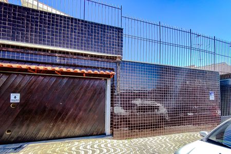 Fachada - Plaquinha de casa à venda com 3 quartos, 220m² em Vila Invernada, São Paulo
