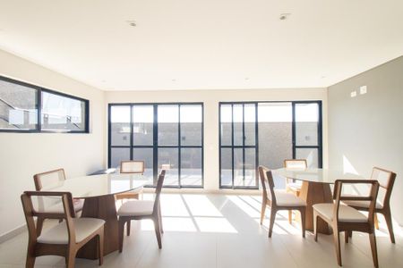 Área comum de kitnet/studio para alugar com 1 quarto, 23m² em Novo Mundo, Curitiba