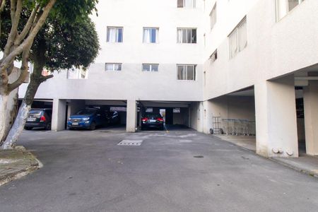 Garagem de kitnet/studio para alugar com 1 quarto, 23m² em Novo Mundo, Curitiba