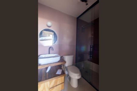 Banheiro Social de kitnet/studio para alugar com 1 quarto, 23m² em Novo Mundo, Curitiba