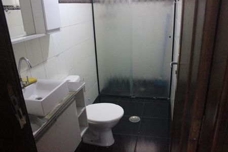 Banheiro social  de apartamento à venda com 2 quartos, 65m² em Vila das Palmeiras, Guarulhos