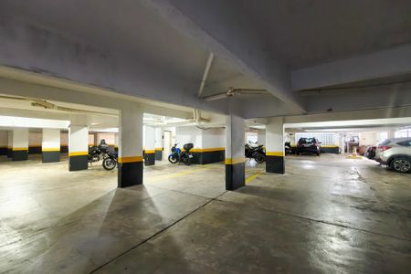 Garagem  de apartamento para alugar com 2 quartos, 70m² em Aviação, Praia Grande
