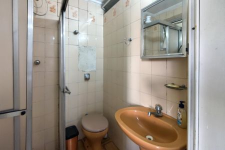 Banheiro da Suíte 1 de apartamento para alugar com 2 quartos, 70m² em Aviação, Praia Grande