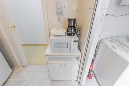 Cozinha de apartamento para alugar com 1 quarto, 41m² em Vila Madalena, São Paulo