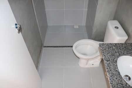 Banheiro de kitnet/studio à venda com 1 quarto, 25m² em Barra Funda, São Paulo