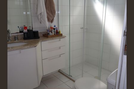 Banheiro suíte de apartamento à venda com 3 quartos, 130m² em Jardim Avelino, São Paulo