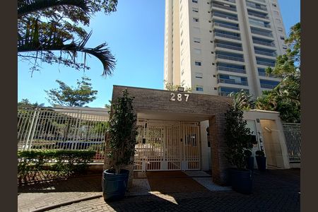 Apartamento à venda com 130m², 3 quartos e 2 vagas Apartamento à venda com 130m², 3 quartos e 2 vagasFachada e portaria