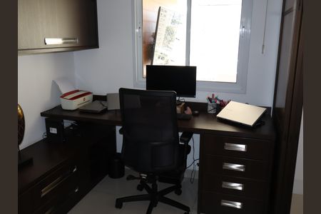 Apartamento à venda com 130m², 3 quartos e 2 vagasEscritório