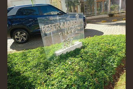 Apartamento à venda com 130m², 3 quartos e 2 vagas Apartamento à venda com 130m², 3 quartos e 2 vagasFachada e portaria