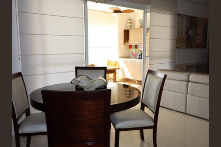 Apartamento à venda com 130m², 3 quartos e 2 vagasSala