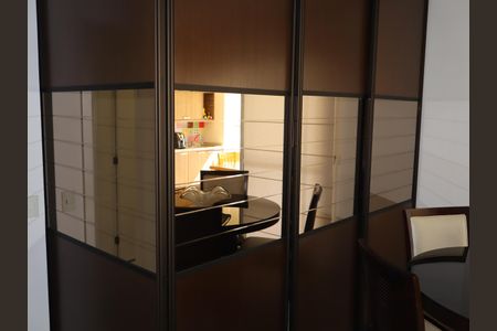 Apartamento à venda com 130m², 3 quartos e 2 vagasEscritório