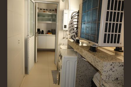 Apartamento à venda com 130m², 3 quartos e 2 vagasÁrea de Serviço