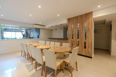 Apartamento à venda com 53m², 2 quartos e 1 vaga Apartamento à venda com 53m², 2 quartos e 1 vagaÁrea comum - Salão de festas