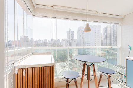 Studio para alugar com 33m², 1 quarto e 1 vaga Studio para alugar com 33m², 1 quarto e 1 vagaVaranda
