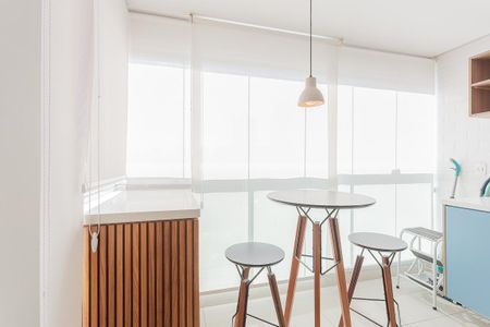Varanda de kitnet/studio para alugar com 1 quarto, 33m² em Pinheiros, São Paulo