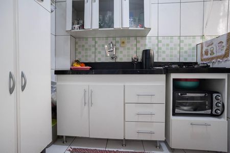 Apartamento à venda com 50m², 3 quartos e 1 vaga Apartamento à venda com 50m², 3 quartos e 1 vagaCozinha e Área de Serviço