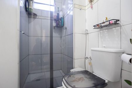Banheiro social de apartamento à venda com 3 quartos, 50m² em Serrano, Belo Horizonte