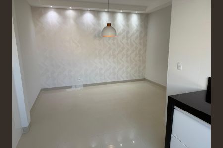 Sala de apartamento para alugar com 2 quartos, 72m² em Saraiva, Uberlândia