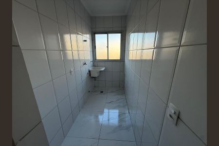 Área de serviço de apartamento para alugar com 2 quartos, 72m² em Saraiva, Uberlândia