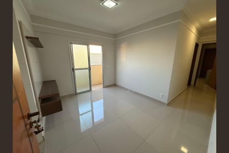 Sala de apartamento para alugar com 2 quartos, 72m² em Saraiva, Uberlândia